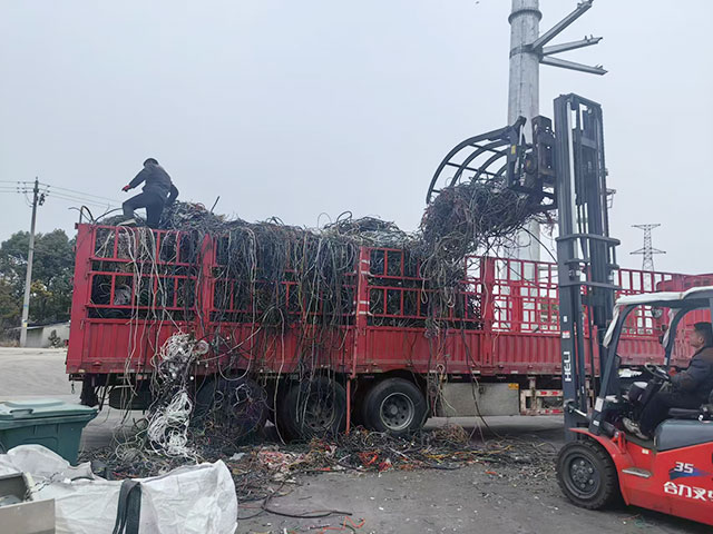 �U�f늾����T����